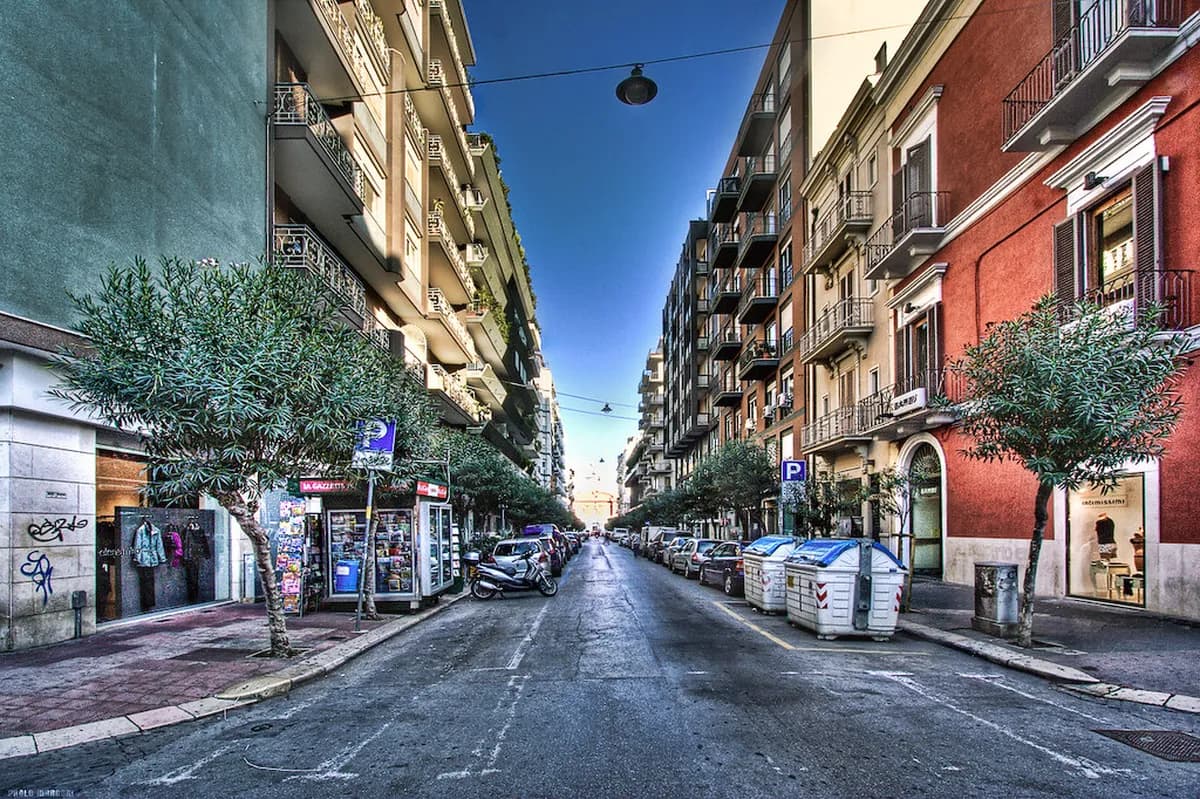 Bari Vecchia vs Murat: Where to Stay in Bari (8 Key Insights)
