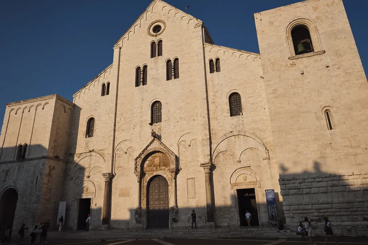 Basilica di San Nicola Bari Visiting Guide: 7 Essential Tips