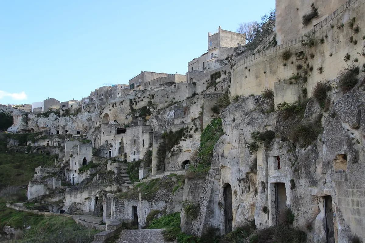Matera Caveoso vs Barisano: Where to Stay & Best Cave Hotels
