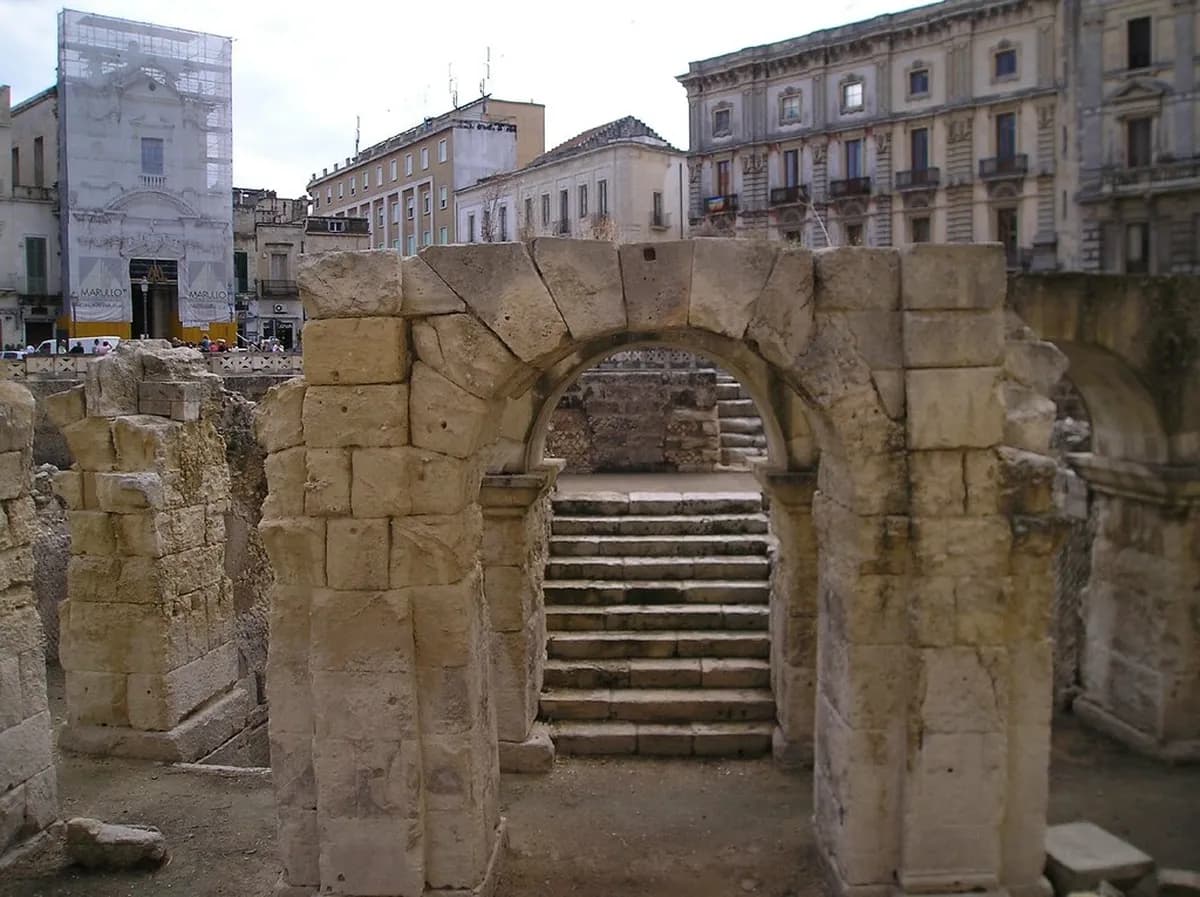 Roman Amphitheatre Lecce Guide: 7 Things to Know Before You Go